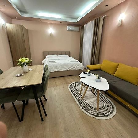 Adora Apartment Tirana Bagian luar foto