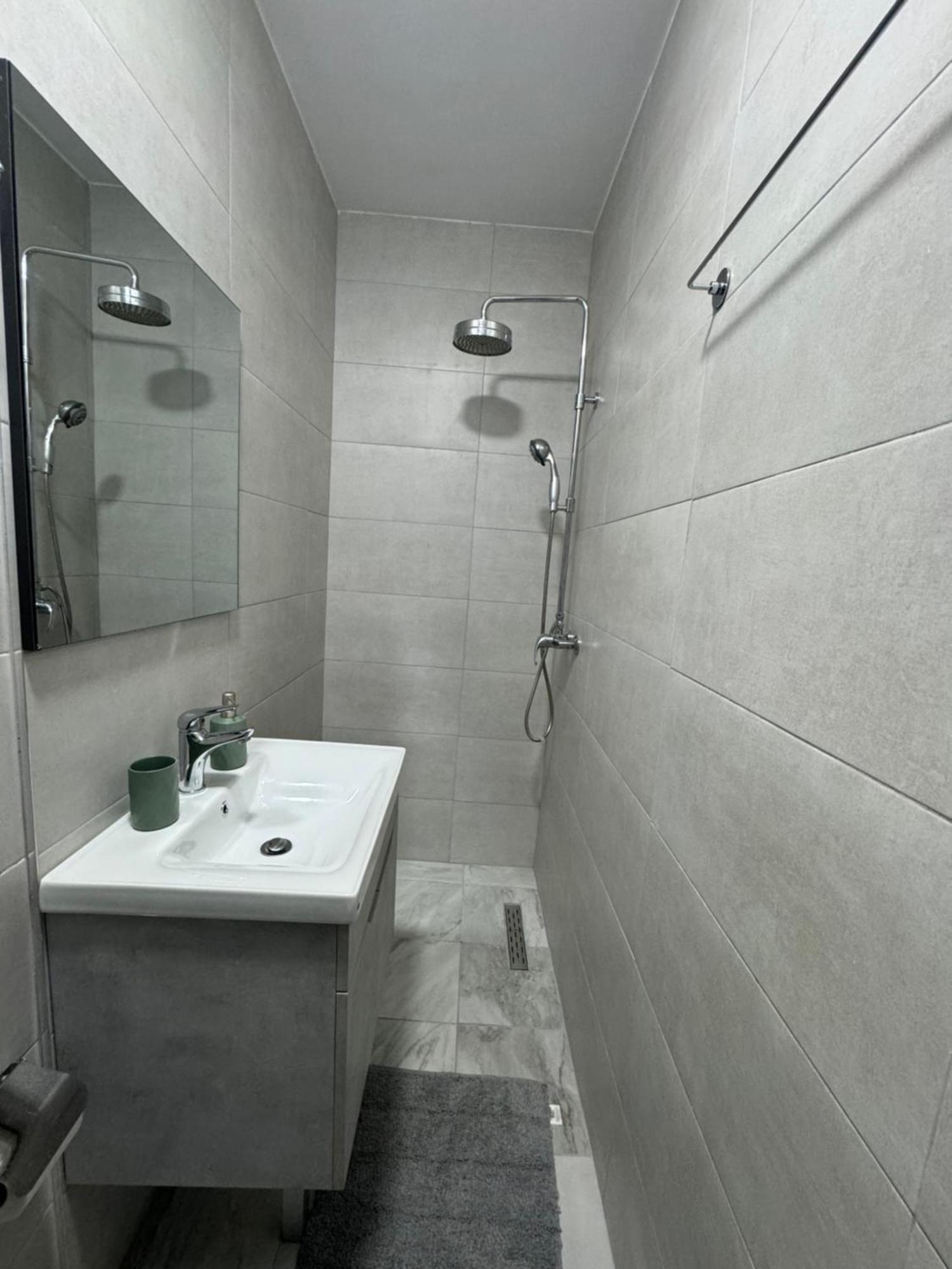 Adora Apartment Tirana Bagian luar foto