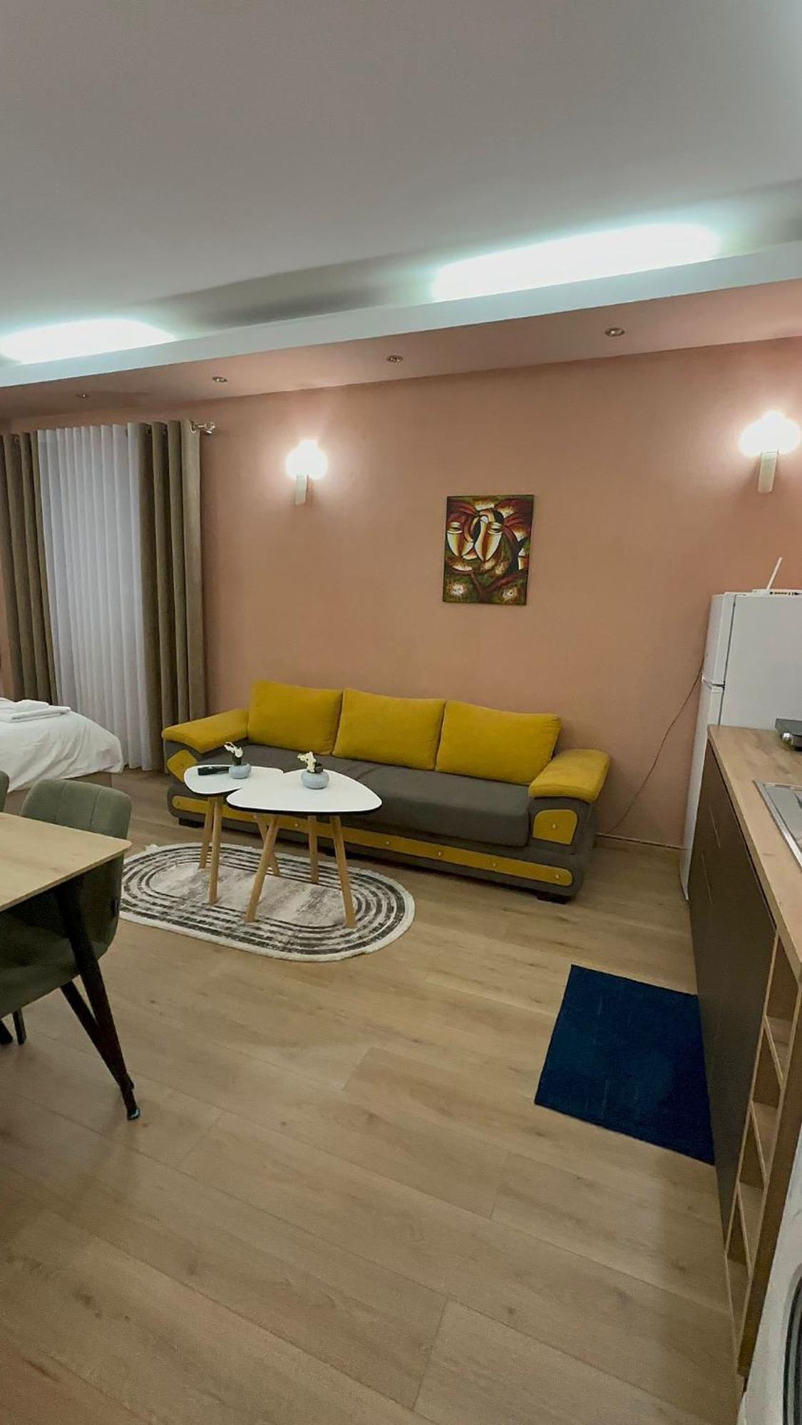 Adora Apartment Tirana Bagian luar foto