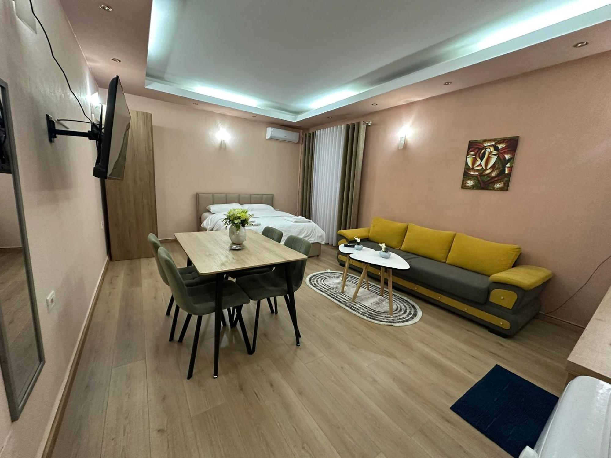 Adora Apartment Tirana Bagian luar foto